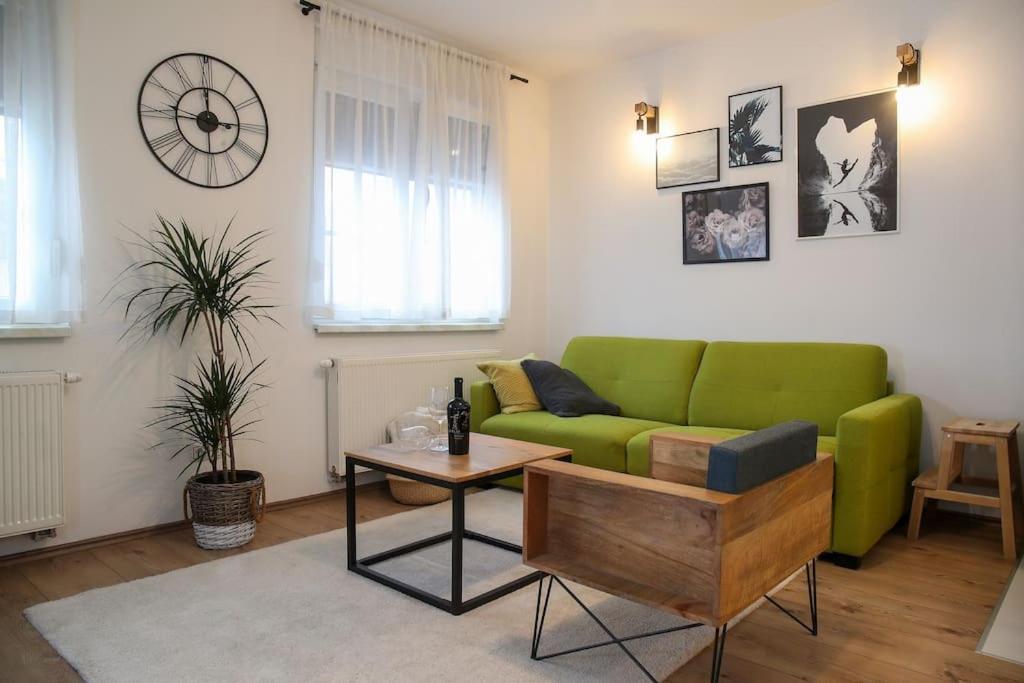 זאגרב Nusha'S Place מראה חיצוני תמונה